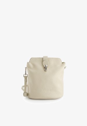 Lille beige læder crossbody taske med grynet tekstur, sølvspænde og justerbar rem, vist mod hvid baggrund.