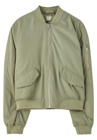 Blouson aviateur vert olive avec fermeture éclair à l'avant, deux poches à rabat inclinées, poche zippée sur la manche gauche, col, poignets et ourlet côtelés.