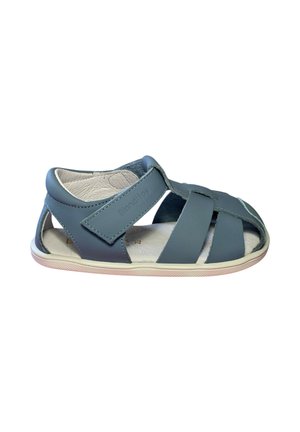 Sandalia infantil de piel azul con correa ajustable de velcro y suela blanca acolchada, diseño abierto en la puntera y el talón.