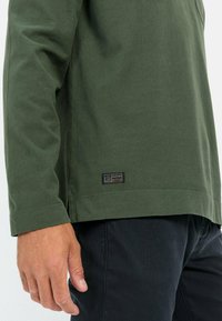 camel active Langærmet T-shirt - leaf green