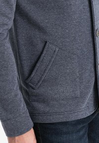 Ombre CASUAL - Felpa con zip - navy blue elange