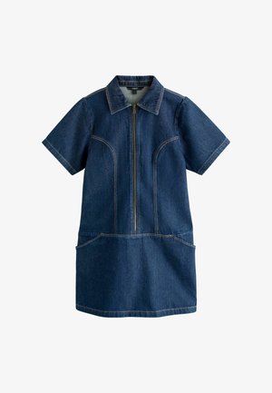 Sötétkék farmer rövid ujjú ruha elején cipzárral, gallérral, varrási részletekkel és két ferdén elhelyezett elülső zsebbel.