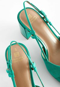Next FOREVER COMFORT SQUARE TOE - Pumps - green