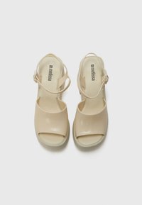 Melissa LINA - Sandale s platformom - white