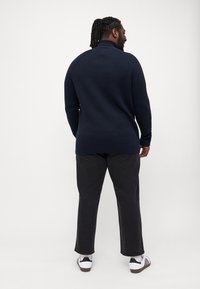 Jack & Jones JJPANNEL ROLL NECK - Pulóver - navy