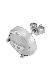 Orecchini a perno in argento con design ovale, superficie liscia e sottile dettaglio intagliato. Fissati con una chiusura a farfalla standard.