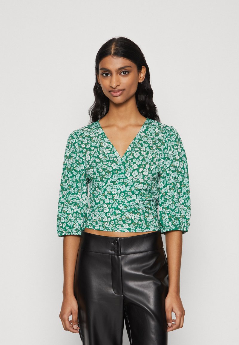 ONLY Petite ONLPELLA 3/4 WRAP - Top dugih rukava - abundant green