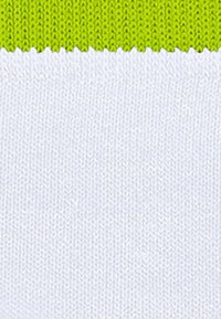 Tissu tricoté avec un haut vert vif et un bas blanc, affichant un motif texturé typique des vêtements de sport.