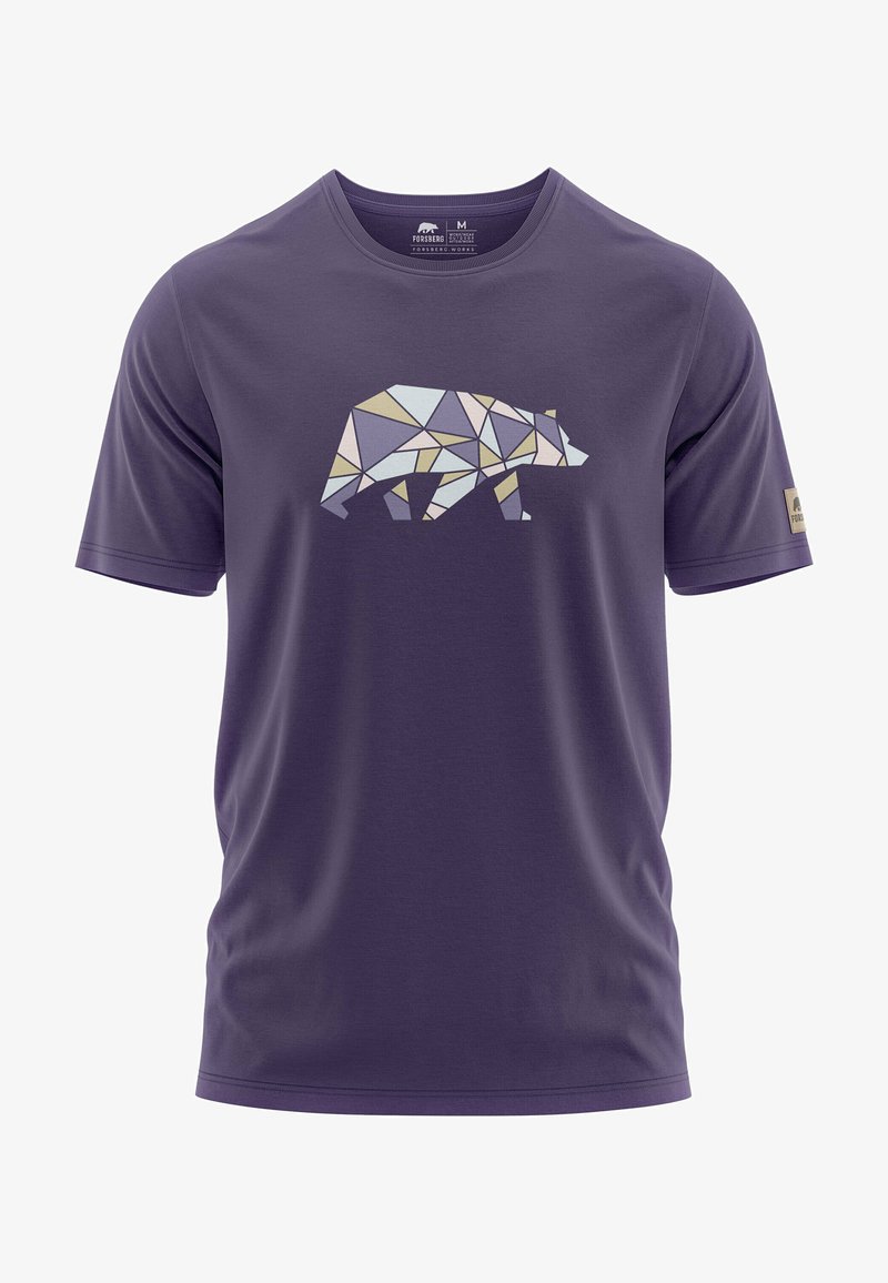 Camiseta de manga corta morada, hecha de una tela suave, con un diseño de oso geométrico en colores claros en la parte frontal. Cuello ajustable.