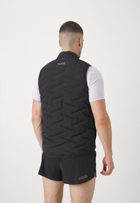 HOKA INSULATED RUN VEST - Vestă - black