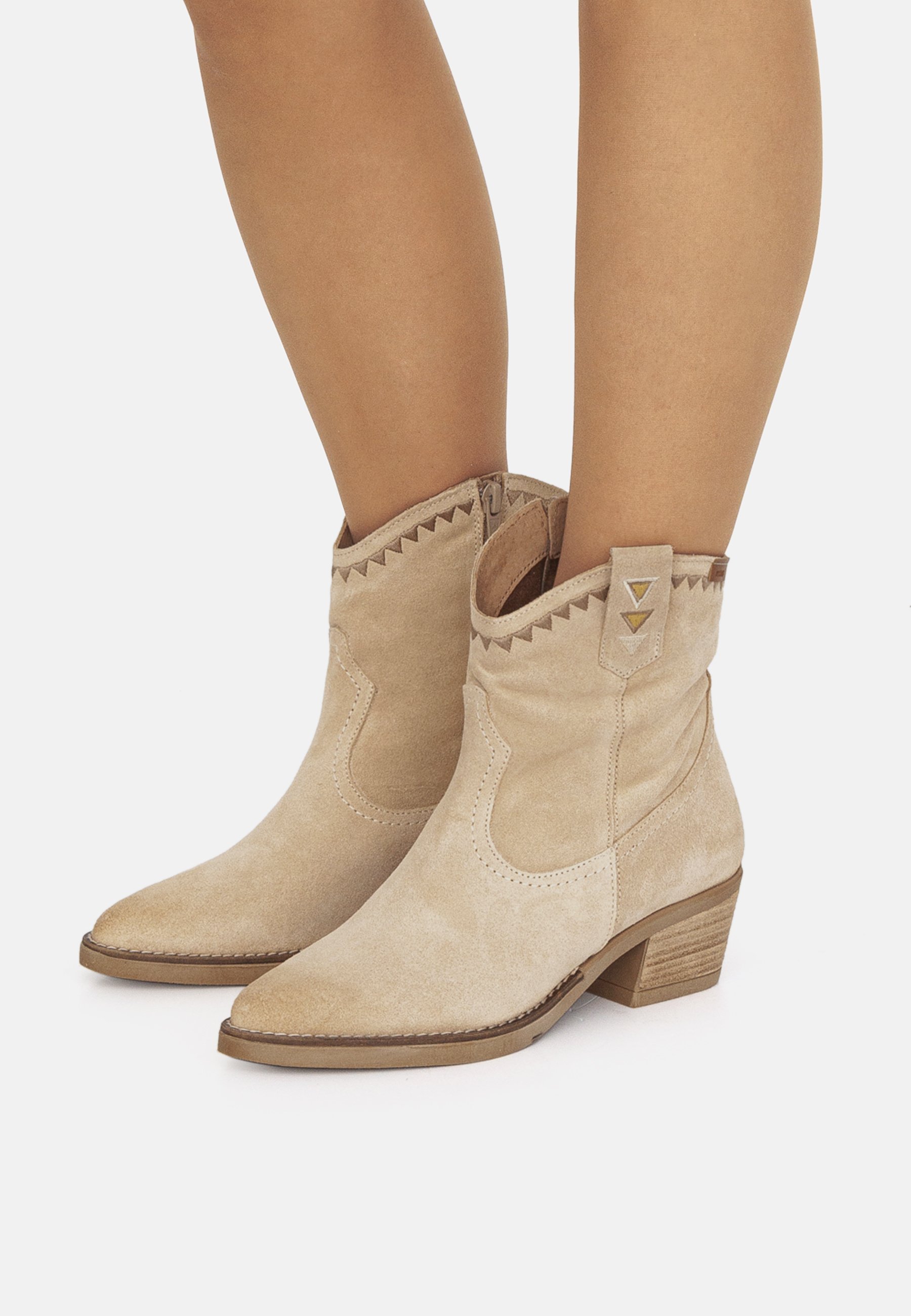 mtng Botines camperos - beige - Zalando.es