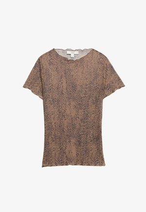 Top corto marrone a maniche corte con motivo leopardato, realizzato in tessuto leggero. Presenta un collo scallop e maniche leggermente svasate.