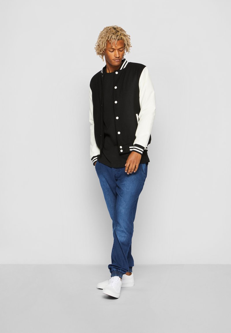 Urban Classics College jacket -L- Big U Zwart