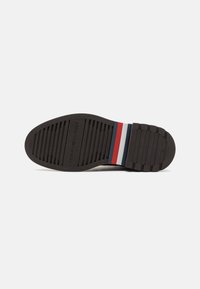 Tommy Hilfiger COMFORT BOOT - Snørestøvletter - winter cognac