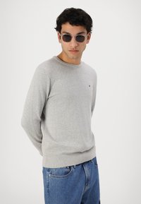 Thumbnail Image 5