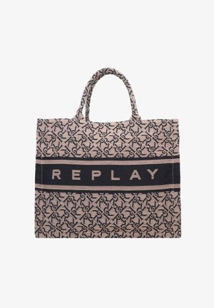 Sac fourre-tout rectangulaire en tissu beige et noir avec des poignées courtes et un motif répétitif "R", avec "REPLAY" en grandes lettres sur une bande noire.