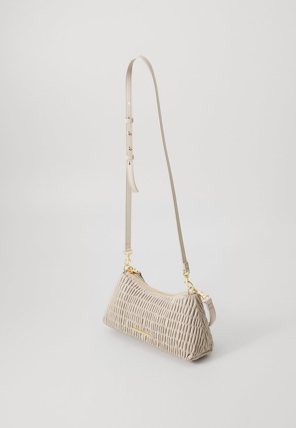 RUCHED DROP SHOULDER BAG - Handbag - chateau3