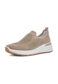 Sneaker beige slip-on con tomaia in rete, suola intermedia bianca e suola in gomma marrone. Presenta un design testurizzato con un'asola sul tallone.