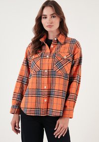 Gombos blúz - orange