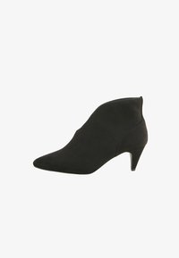 Valitud, black faux suede