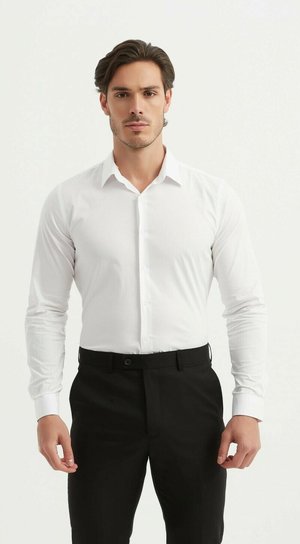 Chemise blanche à manches longues, boutonnière sur le devant et coupe ajustée, associée à un pantalon noir sur mesure. Design sobre et classique.