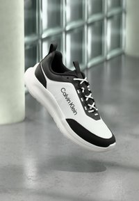 Επιλέχθηκε, black/bright white