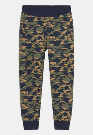 Tarnfarben Jogginghosen in Grün- und Brauntönen, mit einem elastischen Bund und Fußbündchen, sowie seitlichen Cargo-Taschen für zusätzlichen Stauraum.