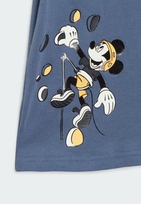 adidas Performance I DY MM - T-shirt con stampa - preloved ink off white semi spark