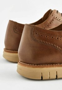 Next MOTIONFLEX BROGUES - Šněrovací boty - tan brown