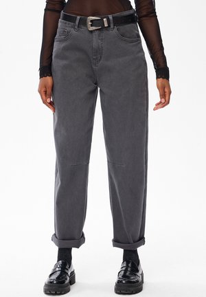 - Jeansy damskie mom fit