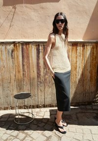 Mango ADULT - Top - sand/tierra - Zalando.es