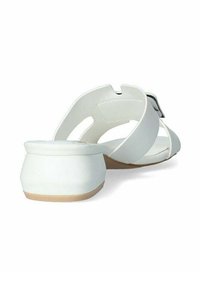 Sandali bianchi con tacco basso, caratterizzati da un retro aperto, design a strisce incrociate, materiale liscio e una sottile accentuazione marrone chiaro nella suola.