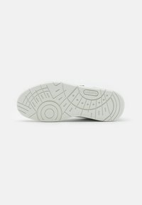 Lacoste Sneakers - white