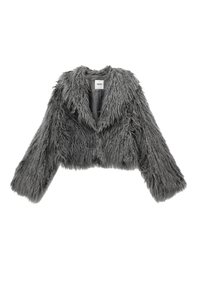 Grå faux fur cropped jakke med bred krave og lange ærmer. Har en blød, tekstureret overflade og en enkelt knaplukning.