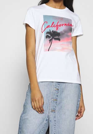 White cotton t-shirt featuring a square graphic of palm trees and a sunset, with "Levi's California" text in red. Short sleeves and relaxed fit.