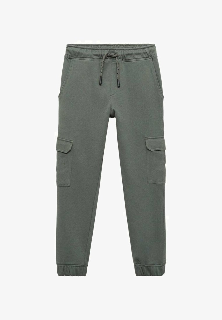 Temnozeleni trenirki iz mehkega blaga. Imajo elastičen pas, zategovalno vrvico ter žep na dveh straneh s cargo žepom na stegnu.