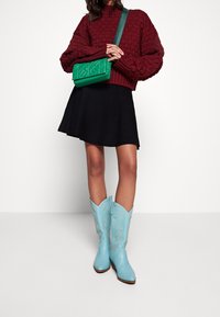 Monki Maglione - bordeaux