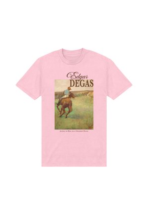 Lyserød T-shirt med Edgar Degas' maleri "Jockey i blåt på en kastanjefarvet hest" med en rytter iført blå jakke på en brun hest.