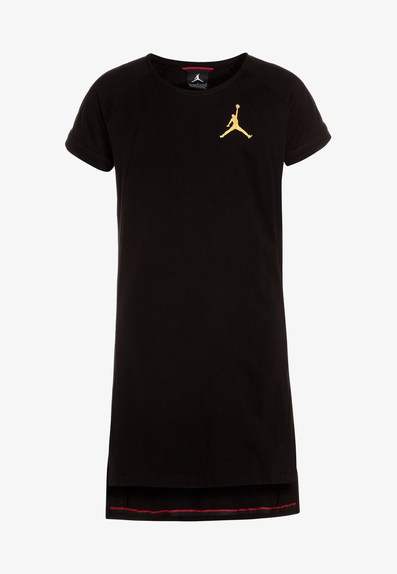 Czarna bawełniana sukienka z krótkimi rękawami, z złotym logiem Jumpman na piersi i czerwonym akcentem wzdłuż dołu.