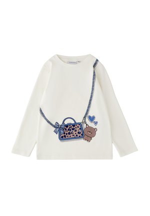 Camicia bianca a maniche lunghe con stampa di borsa leopardata blu, tracolla a catena blu, fiocco, ciondolo orsetto e due cuori blu sul davanti.