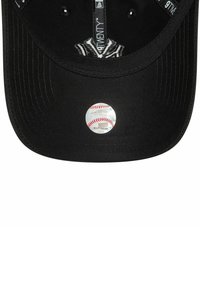 New Era Cappellino - black red