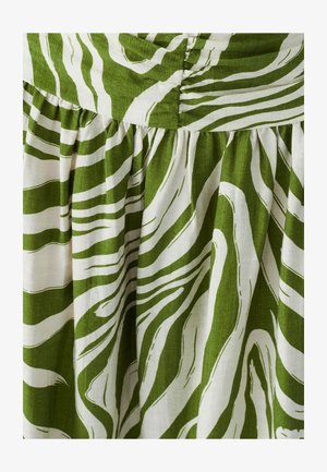 Sukienka w zielono-białe paski wykonana z lekkiego materiału, charakteryzująca się teksturowaną powierzchnią z plisami oraz dopasowanym gorsetem.