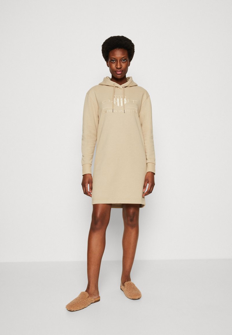 Tonal Archive Shield Cap 270 Concrete Beige