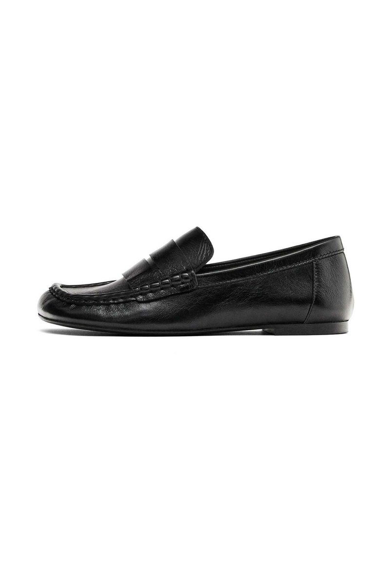 Schwarze Lederloafers mit einer glatten Oberfläche, runder Spitze und dekorativen gestickten Details an der Vorderseite. Mit einem unkomplizierten Slip-On-Design und niedrigem Absatz.