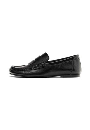 Mocassini in pelle nera con finitura liscia, punta arrotondata e decorazioni cucite sul davanti. Design slip-on, tacco basso.