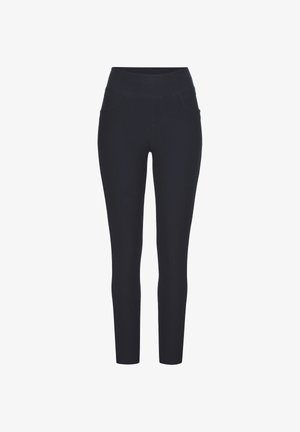Schwarze hochtaillierte Slim-Fit Leggings mit Fronttaschen, auf einem weißen Hintergrund präsentiert.