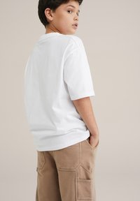 WE Fashion SALTY DOGS - Shorts - light brown