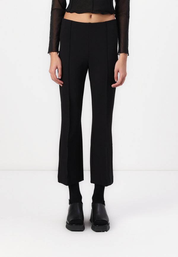 FAST PONTE CROP KICK PULL ON - Trousers