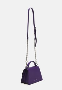 KARL LAGERFELD SIGNATURE - Ručna torba - deep purple