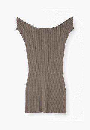Ribbed sukienka bez ramiączek w odcieniu taupe, charakteryzująca się dopasowanym krojem, krótkimi rękawami oraz gładką fakturą z bezszwowym wykończeniem.